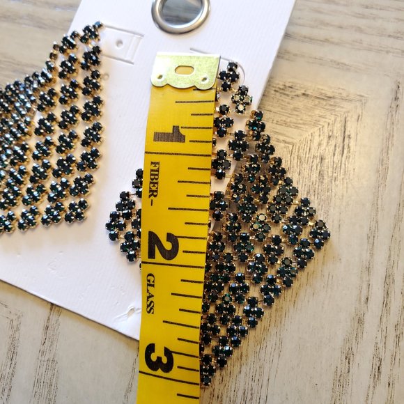 New green/gold tone Guess Earrings - Picture 4 of 4